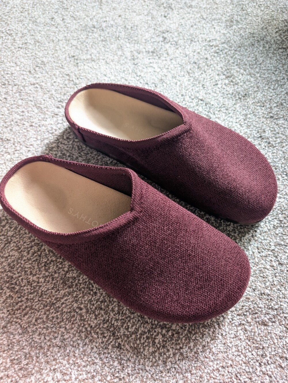 NWOT Rothy's Burgundy Casual Clog ReVelvet Syrah Size 10